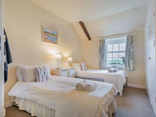 2 Bed in Salthouse NCC15 - Salthouse - 1