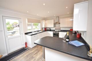 Bure Croft - Holiday Cottage on the river in Wroxham - Wroxham - 3