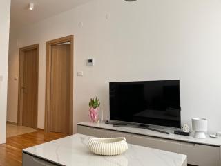 Cozy Central Apartment Nikšić - Nikšić - 9