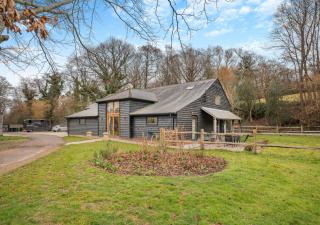 Watermans Vineyard Barn - Hurst Green - 0