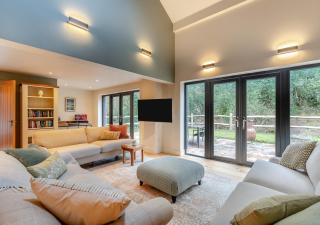 Watermans Vineyard Barn - Hurst Green - 9