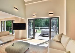 Watermans Vineyard Barn - Hurst Green - 2