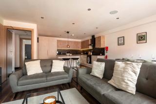 Stylish 2 Bedroom Apartment in Central Hull - 5