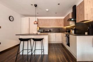 Stylish 2 Bedroom Apartment in Central Hull - 2