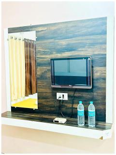 HOTEL Sai ! Santosh Near Shri Sai Baba Temple Shirdi - Free Wi-fi And Parking Facilities - A Best Budget Hotel In Shirdi - Shirdi - 1