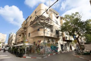 Artistic 2BR Apt w Balcony in Florentin Center by Sea N' Rent - Tel Aviv - 7
