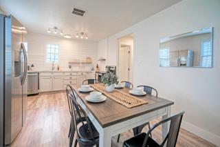 Near Beach Dining in Golf Cart Zone Private Balcony Salty Sunshine B - 2