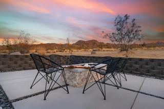 Luxe Modern Escape w Pool Hot Tub Firepit Desert View Lassen by AvantStay - Joshua Tree - 8