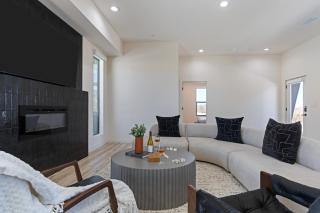 Luxe Modern Escape w Pool Hot Tub Firepit Desert View Lassen by AvantStay - Joshua Tree - 4