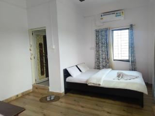 SAI PALACE HOTEL and RESTAURENT - - 0