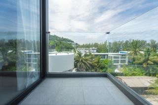 Stylish Beachfront 2BR Flat - 7