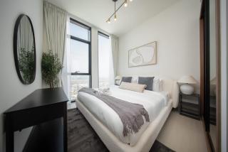 StayShort - Skyline View 1-Bedroom Sleeps 4 with balcony - 8