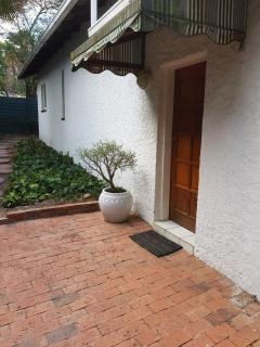 Private Bryanston Cottage, Garden, Uncapped Wi-Fi - Johannesburgo - 4