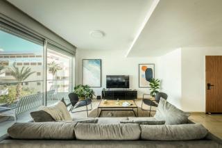 Chic Apartment w Balcony & Parking 3-min from Beach with Mamad by Sea N' Rent - Tel Aviv - 9