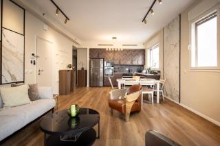 Seabreeze Serenity Haven with Mamad by Sea N' Rent - Tel Aviv - 2