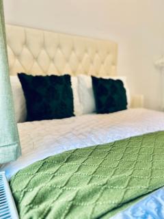 Dover Ferry Apartments, private terrace and on-site parking - Dover - 5