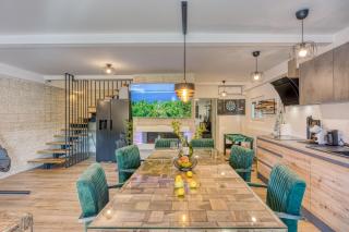 Luxury Holiday House with Sauna and Hot Tub - Lepajci - 0