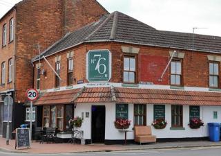 1 & 2 Bed Apartments - Desborough, Kettering, Family, Parking, WIFI - Kettering - 3