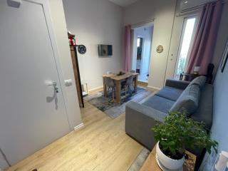 Střešní apartmán s terasou, zahradou a výhledem na moře - Durrës - 8