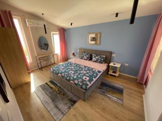 Střešní apartmán s terasou, zahradou a výhledem na moře - Durrës - 6