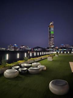 Chic Studio with Panoramic Sandton Views - Johannesburg - 1