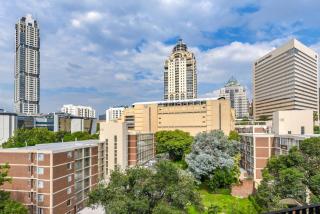 Chic Studio with Panoramic Sandton Views - Johannesburg - 2