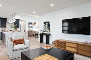 Beautifully Designed Home w Pool for Families and Groups - Scottsdale - 2