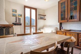 Mountain lodging with fireplace and mountain view - Barzio - 8