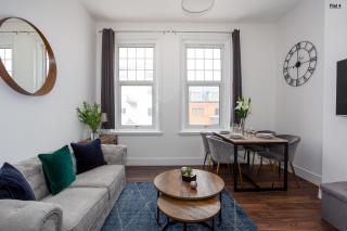 1 Bed Apartments, 2 Mins to Beach, Sleeps 4 - Southend-on-Sea - 6