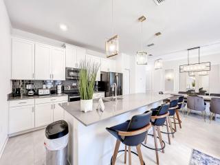 Last Minute Disney Getaway! Private Pool, Hot Tub & Games Room. Book Now! #87967 - Kissimmee - 3