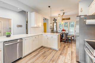 Beach and Pool Access at Lake Travis Family Getaway! - Point Venture - 2