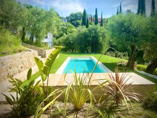 Villa contemporaine avec piscine - 1