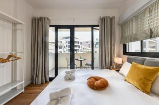 Homey 2BR Apt with Mamad and Spacious Balcony 5-min from Beach by Sea N' Rent - Tel Aviv-Jaffa - 9