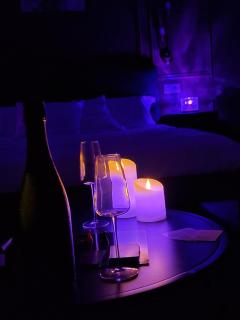 Suite romantique avec Balneo et jeux coquins - Roanne - 3