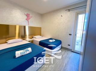 upper chalet with roof in hacienda bay جنيور شاليه فى هاسيندا باى بروف exh5 - El Alamein - 4