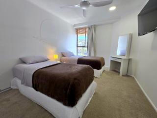 Deluxe Two Bedroom Apartment with Ocean Views - Coolum Beach - 5