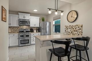 Your Second Home @ Country Club Stunning Views Family-Friendly Outdoor Bliss - Flagstaff - 3