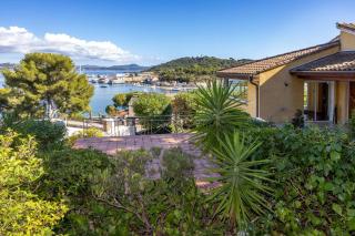 Vue mer, à 400 m de la plage et du port, clim, Wifi - 0