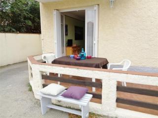 Appartement T2 avec Parking à 200m de la Plage - FR-1-388-93 - 1