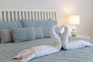 521 Lovely 4 Bedroom Villa with South Facing Pool and Spa - 1