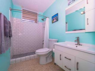 3 bedroom in quiet neighborhood 5 minutes to beach - Luquillo - 2
