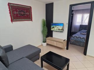 The Palm of Eden Synergy Durres - Polisi i Vogël - 5