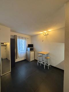 Cozy studio very close to train station - Nice - 3