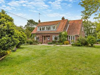 4 Bed in Wiveton NCC12 - Wiveton - 0