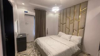 Shabby Luxury Apartment - Lagos - 4