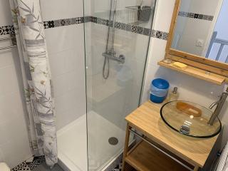 Résidence sécurisée avec piscine, T2 duplex, parking privé, climatisation - La Seyne-sur-Mer - 3