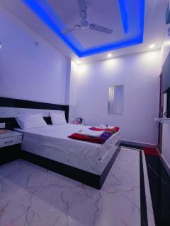 Best Quality Hotel Hanuman Ji With Free Wifi & Good Facility - Ayodhya - 7