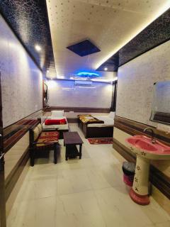Best Quality Hotel Hanuman Ji With Free Wifi & Good Facility - Ayodhya - 9