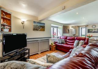 Squirrels Hollow - Poughill - 4