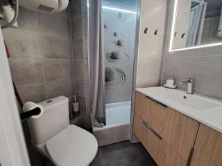 Appart 2 pièces mezzanine clim, bord de plage, parking - FR-1-326-722 - 1